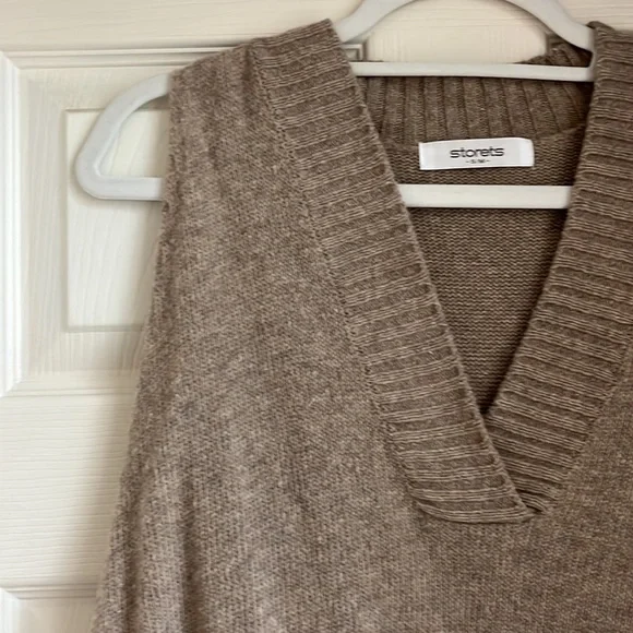 Storets Knit Vest - Picture 5 of 5